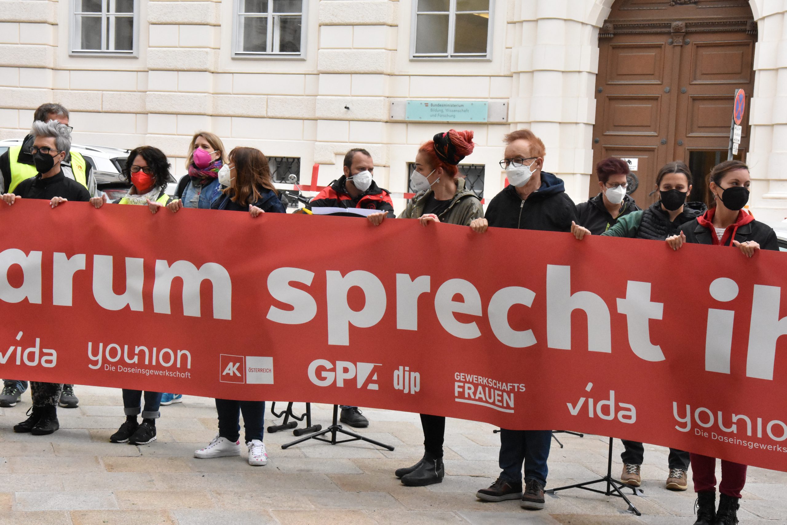 Protest vorm Bundesministerium für Bildung - 27.05.2021 - SoFair-FSG 01 ...
